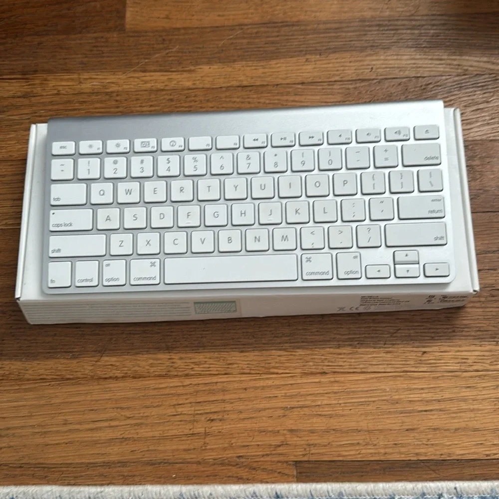🍎Apple wireless keyboard. Model A1314.